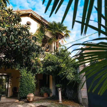 Luxury With A Balcony Lake Lago Maggiore شقة *