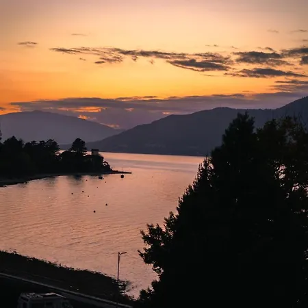 Luxury With A Balcony Lake Lago Maggiore شقة *