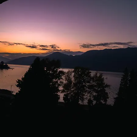 Luxury With A Balcony Lake Lago Maggiore شقة *